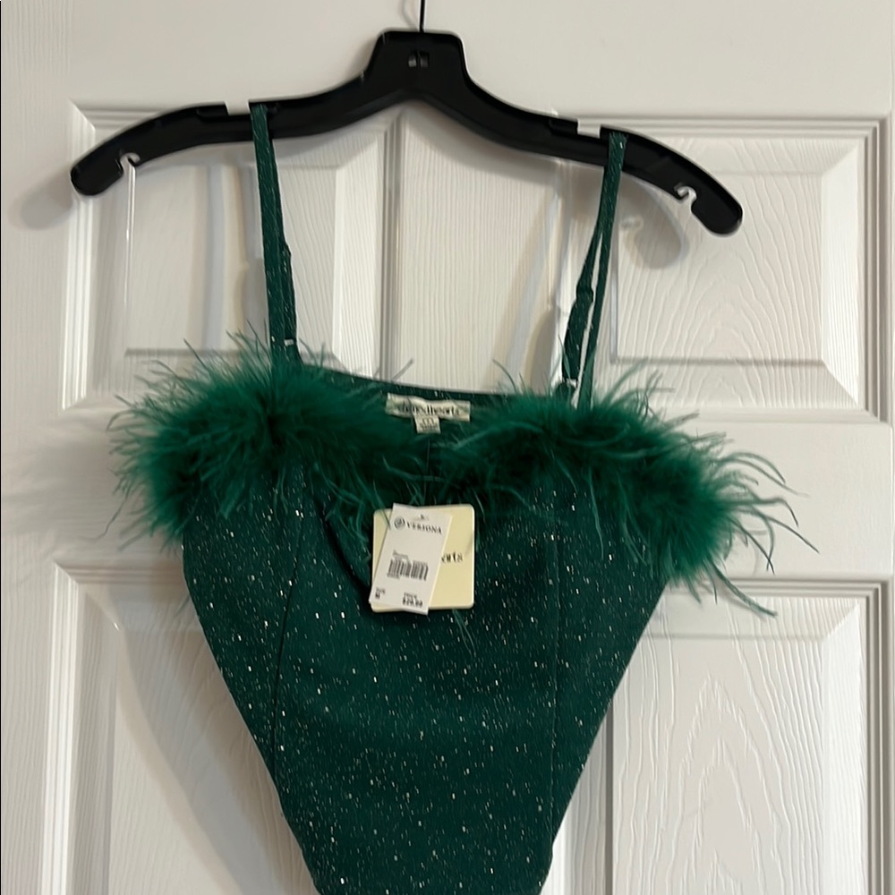 Elegant Green Feather Trim Tank Top